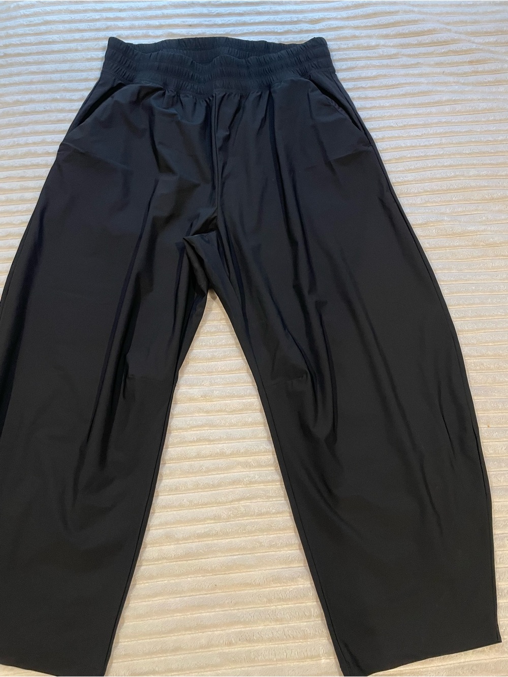 Old Navy Women's Black Boot-Cut Flare Pants with Elastic Waist - Picture 2 of 3